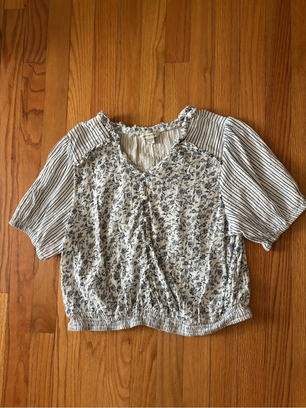 American Eagle Outfitters Blue & White Floral Mixed-Print Blouse